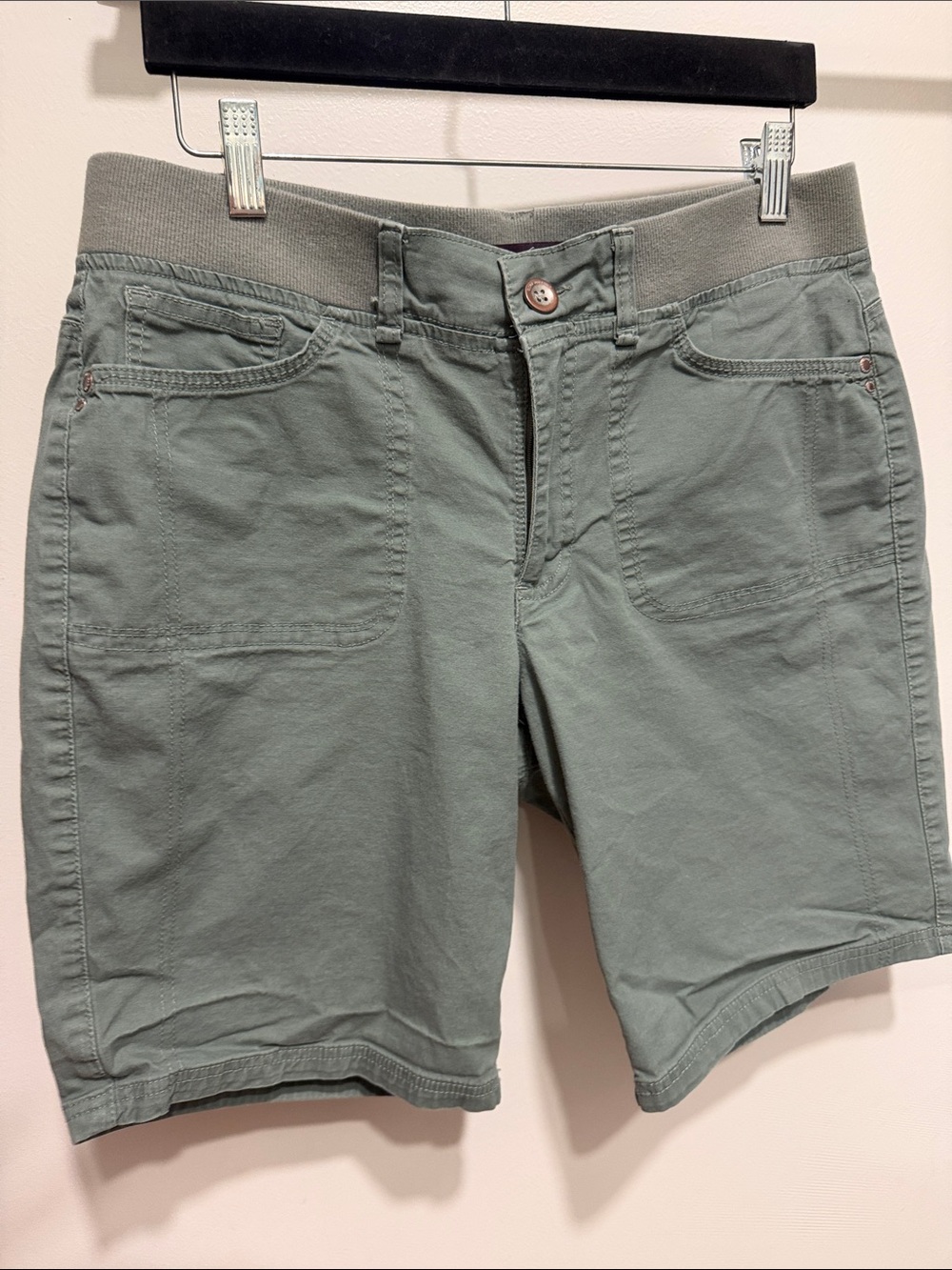 Gloria Vanderbilt Light Sage Green Women's Cargo Shorts